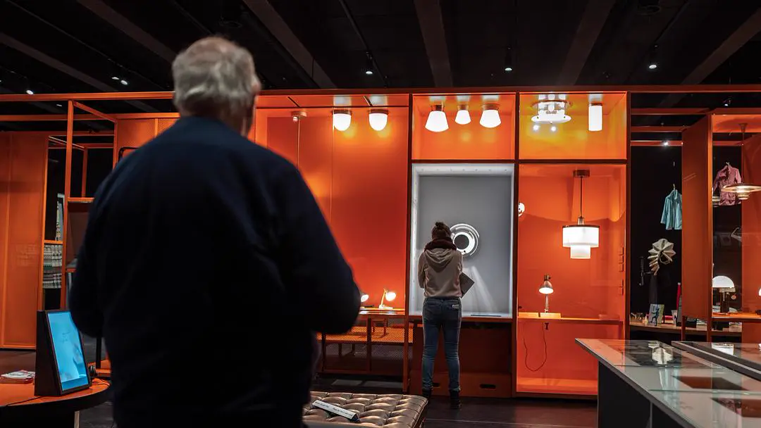 Closeness and alienation